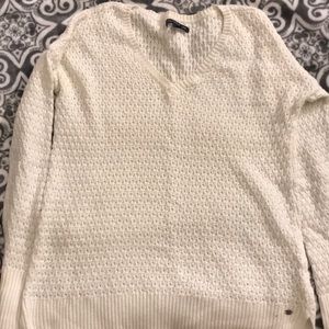 American eagle white v neck sweater
